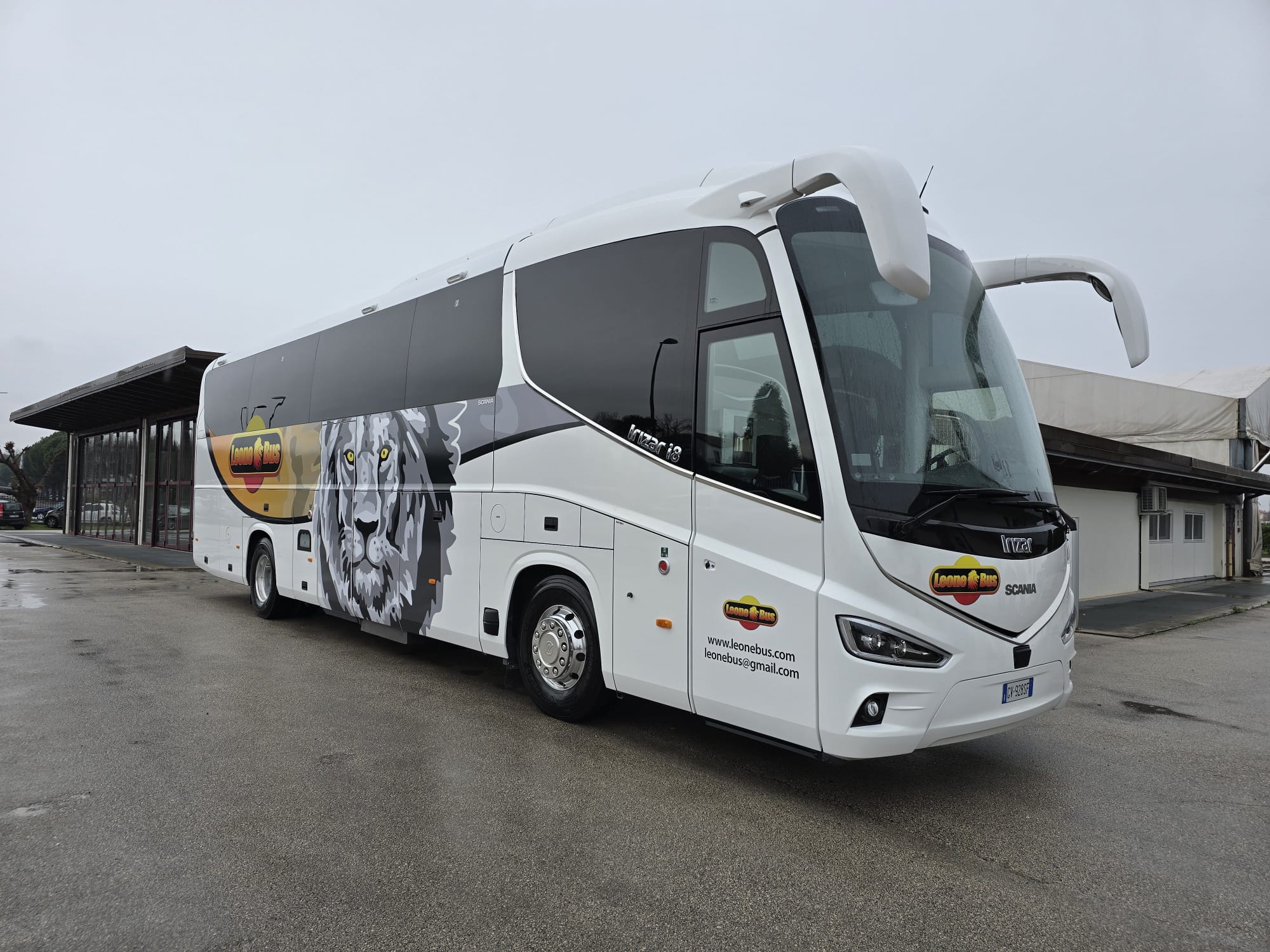 SCANIA IRIZAR i8 – POSTI 52 + AUTISTA